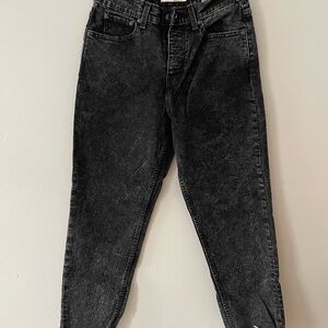 Levi’s Momfit Black Acid Wash Jeans